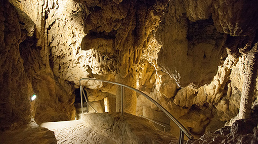 Anna limestone tufa cave